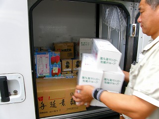 クロネコヤマトさんが毎日集荷に来てくれます。